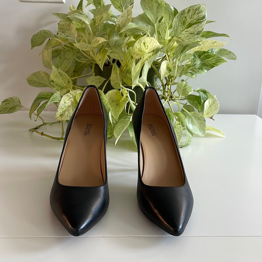 MICHAEL KORS women’s black shoes, size 10